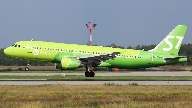 RA-73401:Airbus A320-200:S7 Airlines